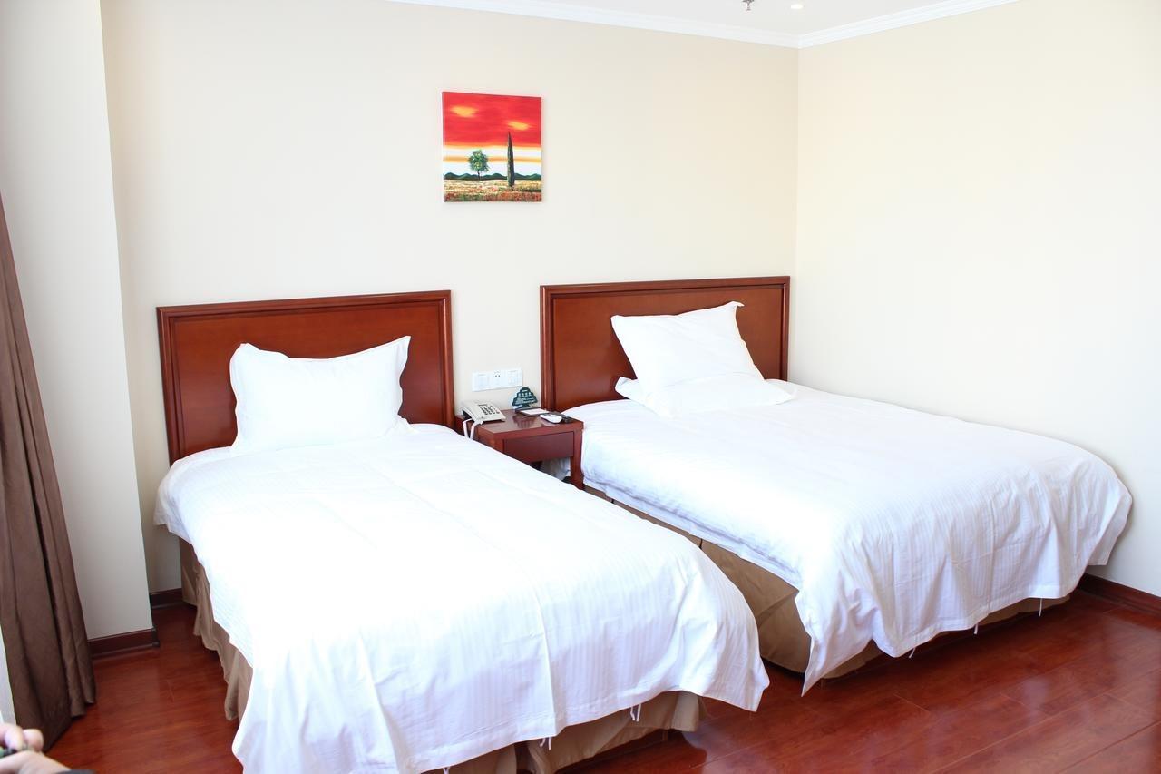 Hotel Greentree Zhoupu Town Xiupu Road Business