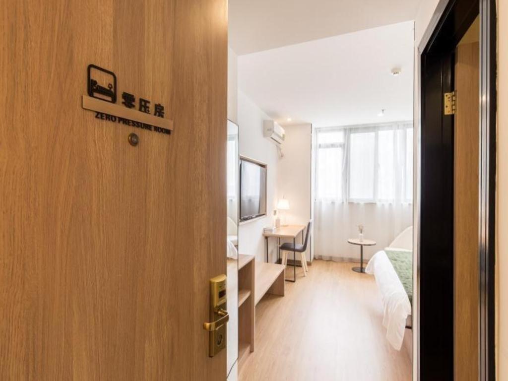 Greentree Zhoupu Town Xiupu Road Business Hotel