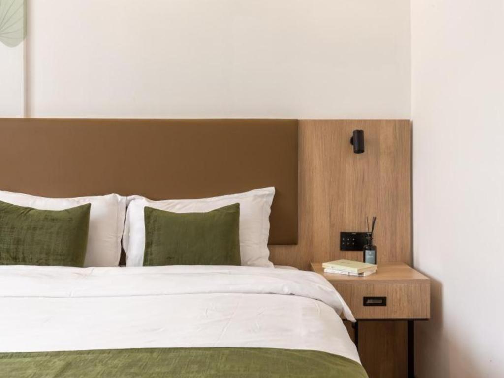 Hotel Greentree Zhoupu Town Xiupu Road Business 3*