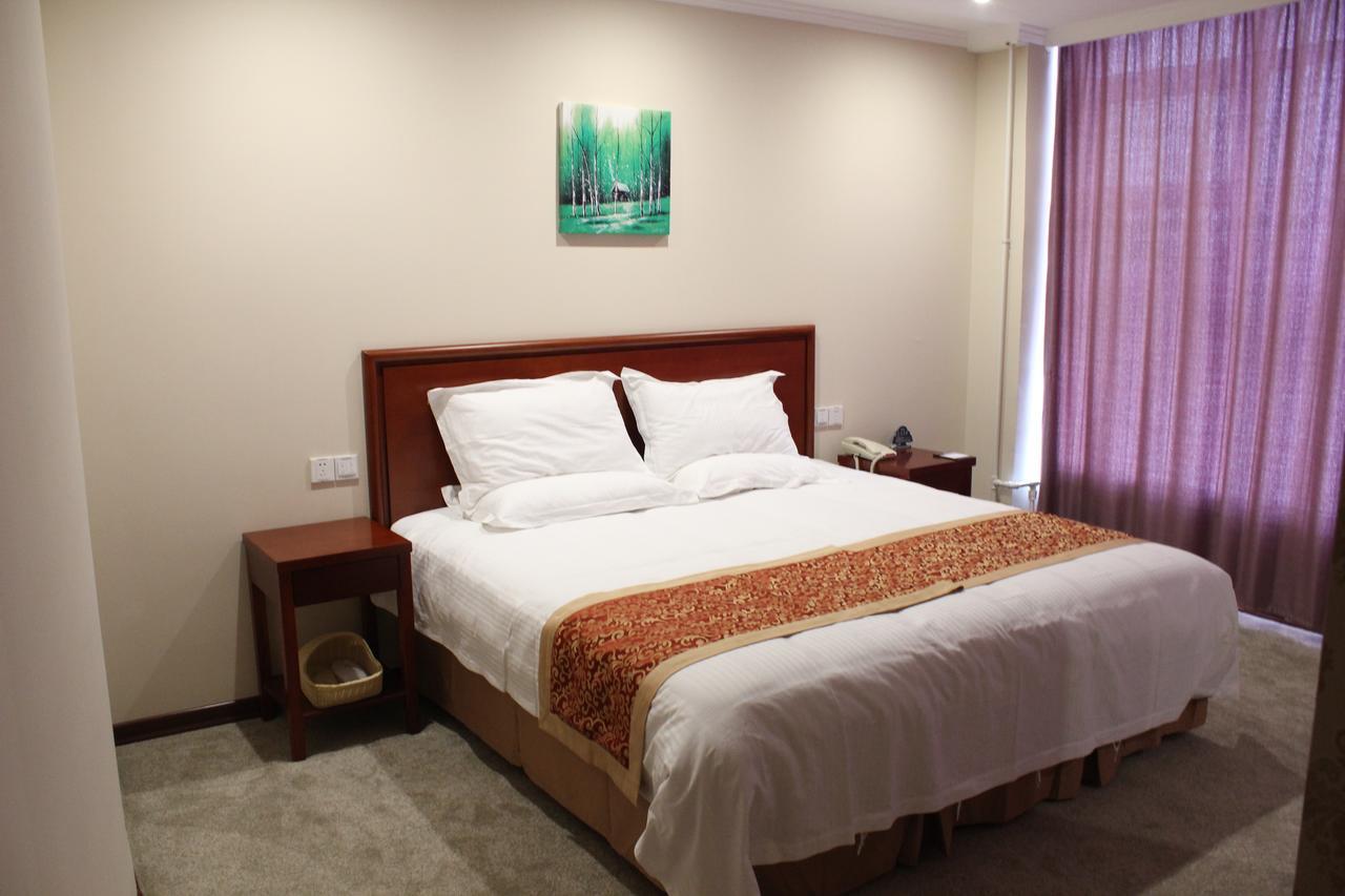 Hotel Greentree Zhoupu Town Xiupu Road Business 3*