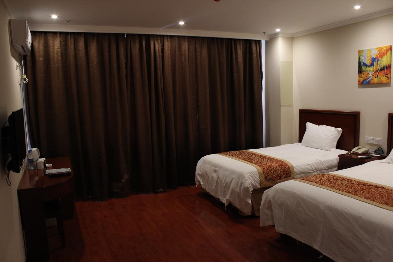 Hotel Greentree Zhoupu Town Xiupu Road Business