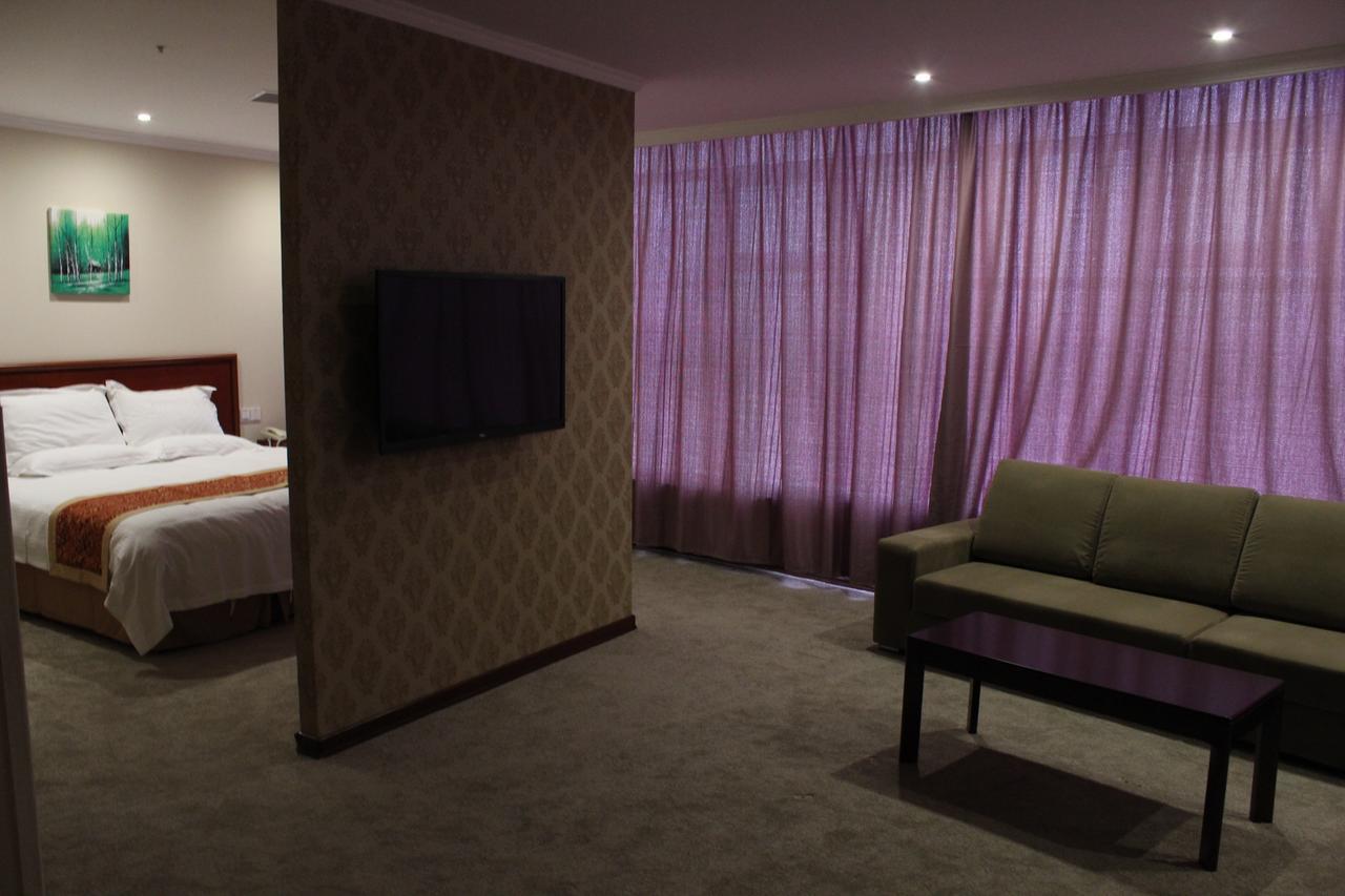 Greentree Zhoupu Town Xiupu Road Business 3*