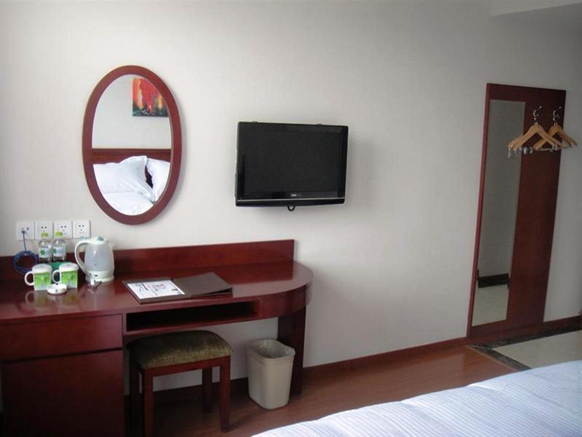 Greentree Zhoupu Town Xiupu Road Business 3* Shanghai